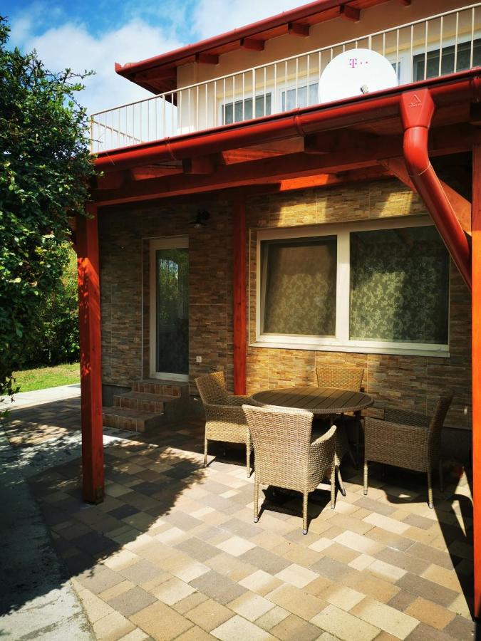 Rozmaring Pihenohaz Villa Velence Luaran gambar