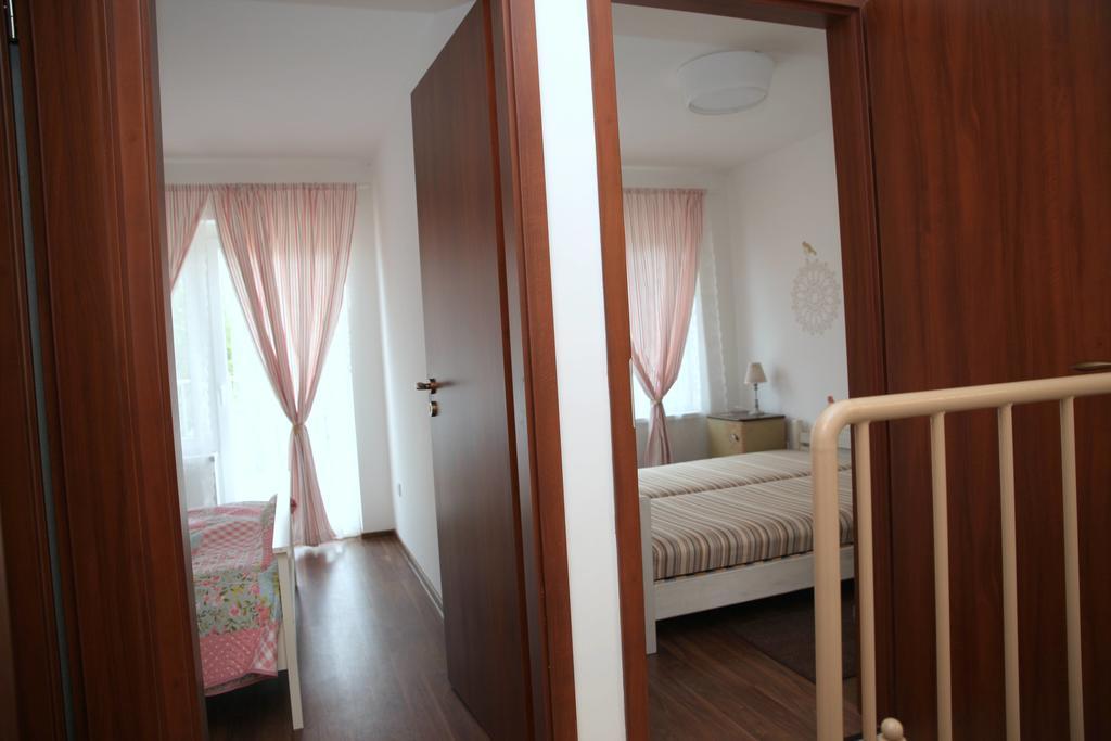 Rozmaring Pihenohaz Villa Velence Luaran gambar